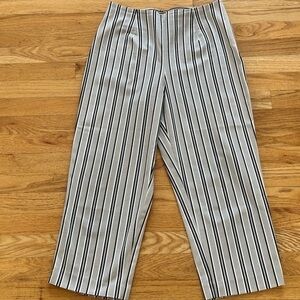 Briggs New York capris, size 6, tan with black/cream stripes